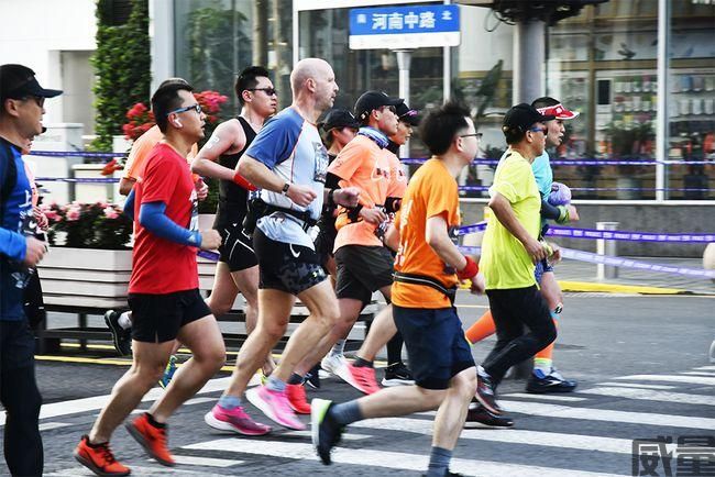 马拉松赛事已成为城市经济稳步复苏的缩影(图4)