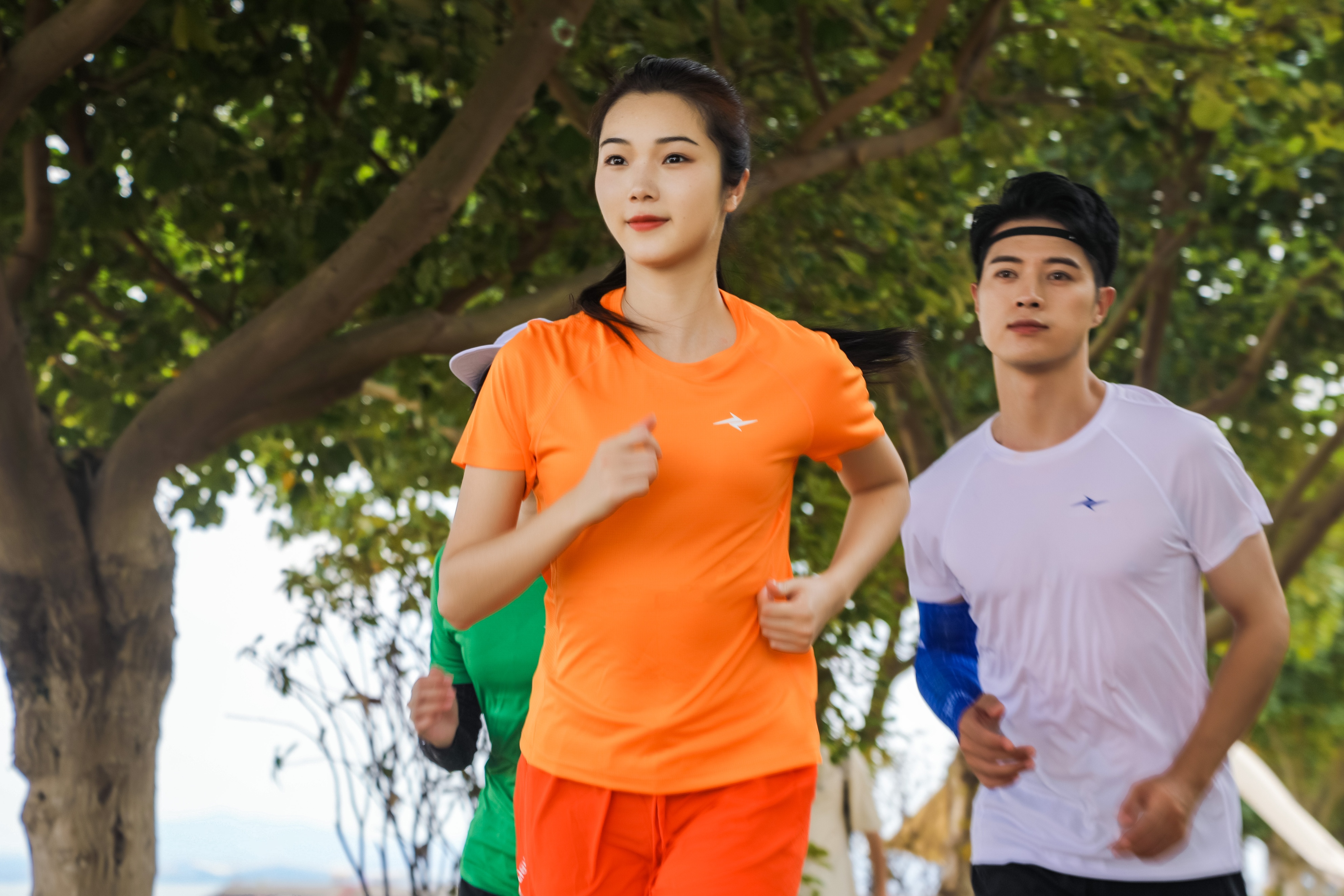 经常跑步的人，应该追求速度，还是应该追求跑量？(图2)