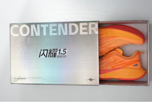 威量闪耀1.5，体育生竞训跑鞋的新标杆(图1)