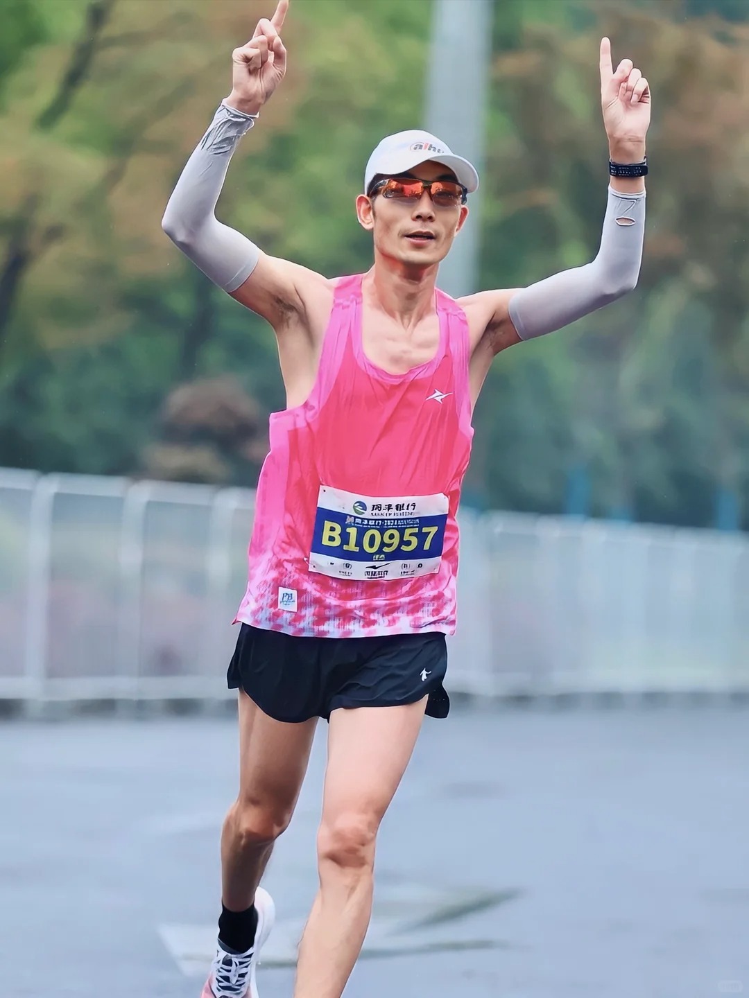 跑马这么穿，成为蕞耀眼的那个崽！_4_VEIRUN威量_来自小红书网页版.jpg