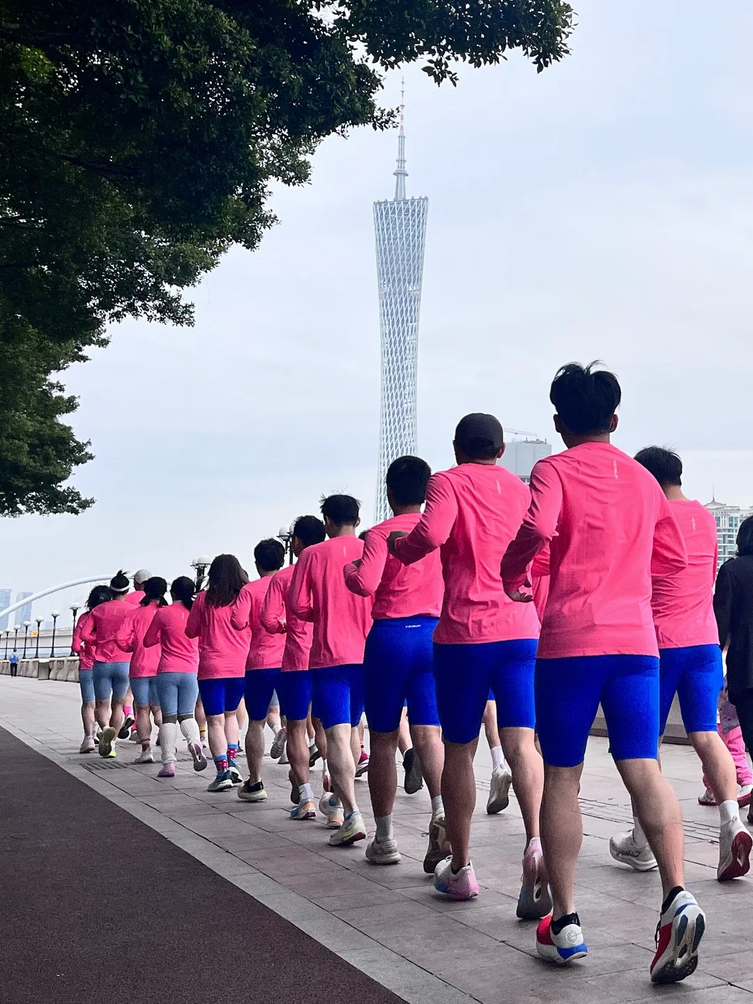 隔空投送✉️广州WE跑团接力助威厦马！_1_VEIRUN威量_来自小红书网页版.jpg